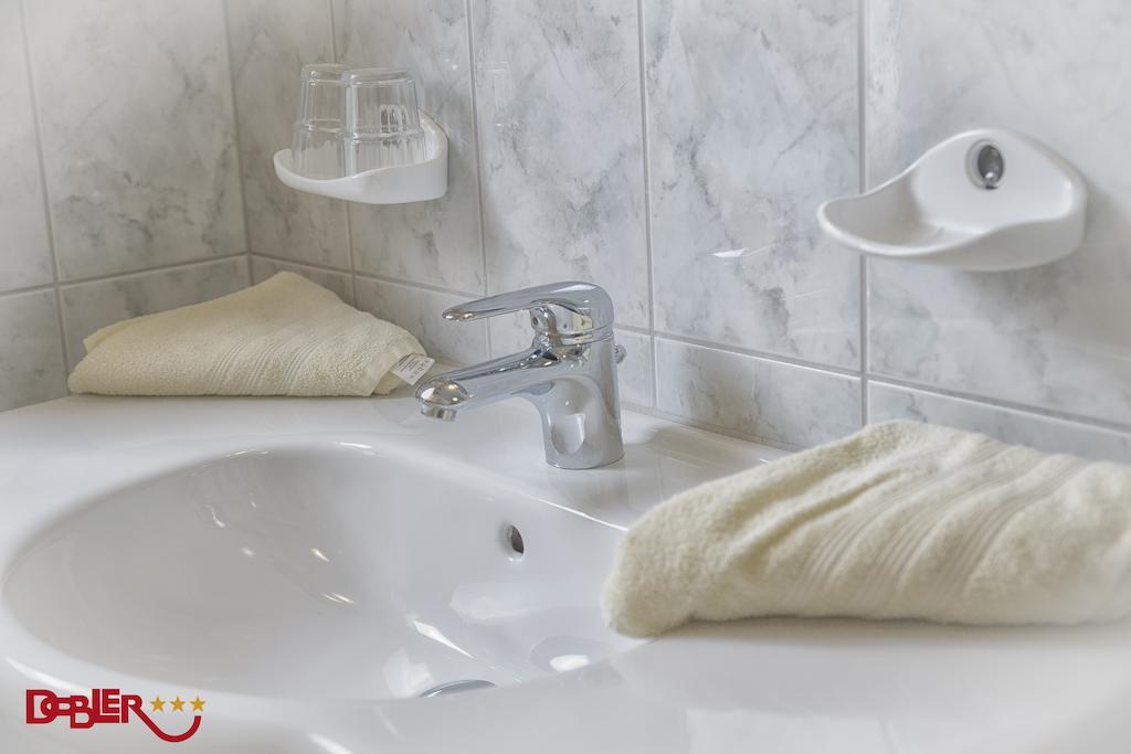 Ferienhotel Dobler Weissenbach am Lech Værelse billede
